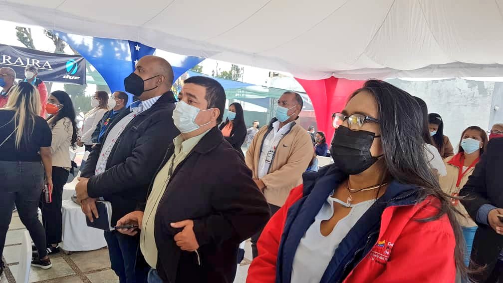 MisinRobinsonP2's tweet photo. #Entérate Pdta. @Sociabolivarian de #MisiónRobinson participa en la firma de Convenio entre los Ministerios de Turismo y del Proceso Social del Trabajo para la atención educativa a los los trabajadores.

@NicolasMaduro
@_LaAvanzadora 
@MinTrabajoVE 
@Motorturismoven https://t.co/EItGbliTN1