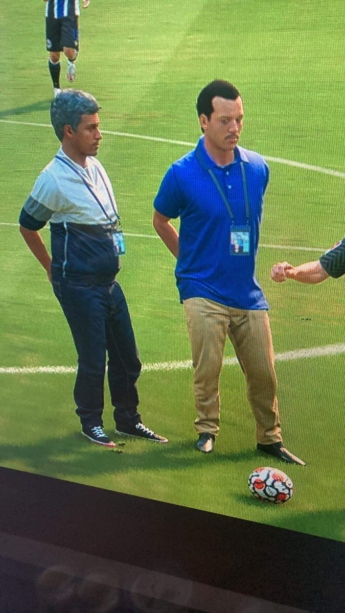 kevankevan's tweet photo. Ted lasso glitch in EA's Fifa 22? 

Ted Lasso and Nathan Shelley appear in @SandroHorber's Fifa 22 Career mode season 4 on PS5

Video: https://t.co/VCgJX5z8uj

#tedlasso #fifaglitch #fifa22 @EASPORTSFIFA https://t.co/WC6pJeKmLv