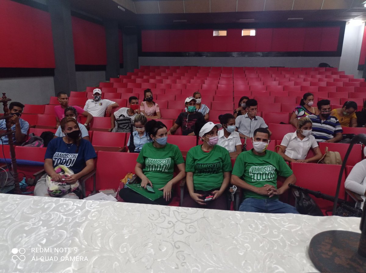 YamileNaranjoP1's tweet photo. Se realiza reunión del Buró Provincial con Secretario de los Comité de Base de la #UJCBueyArriba para el lanzamiento de la campaña #XGranmaVamosConTodo #60UJC #VamosConTodo https://t.co/VREbRjGn3a