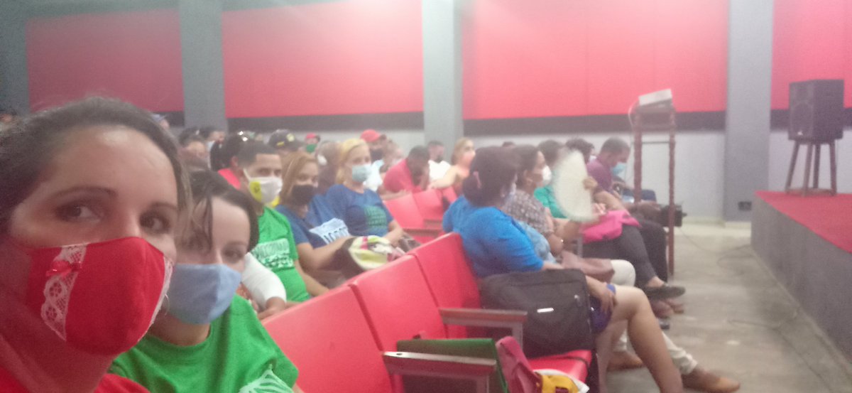YamileNaranjoP1's tweet photo. La #UJCBueyArriba presente en el lanzamiento de la campaña #PorGranmaLoMejor #VamosConTodo  #60UJC https://t.co/ogSlZDDhzT