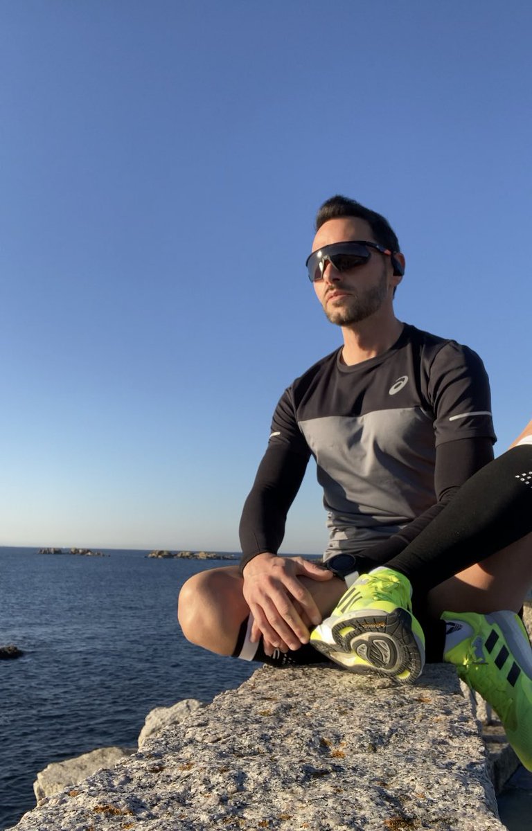DeividFern's tweet photo. 🔹Compartir corriendo,
RECARGA Batería🔷
Así que si andas flojo o escuchas demasiada balada triste… ponte las zapas y anímate a hacer unos kms.Cuesta pero luego te sentirás mucho mejor.
@asicsfrontrunner  #liveuplifted #soundmindsoundbody #ASICSFrontRunner2022 #run #runhappy https://t.co/lCVWJakWYn