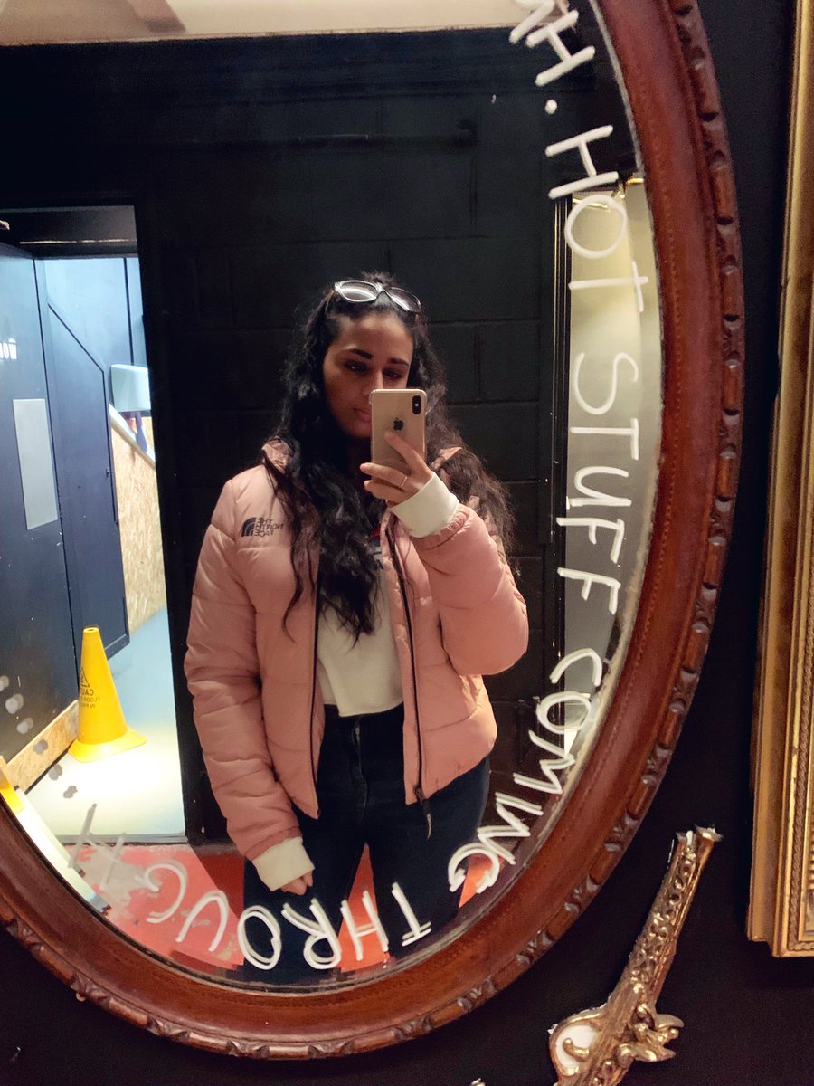 Shriya_98's tweet photo. North face but pink 💘 https://t.co/o2fPBeh9id