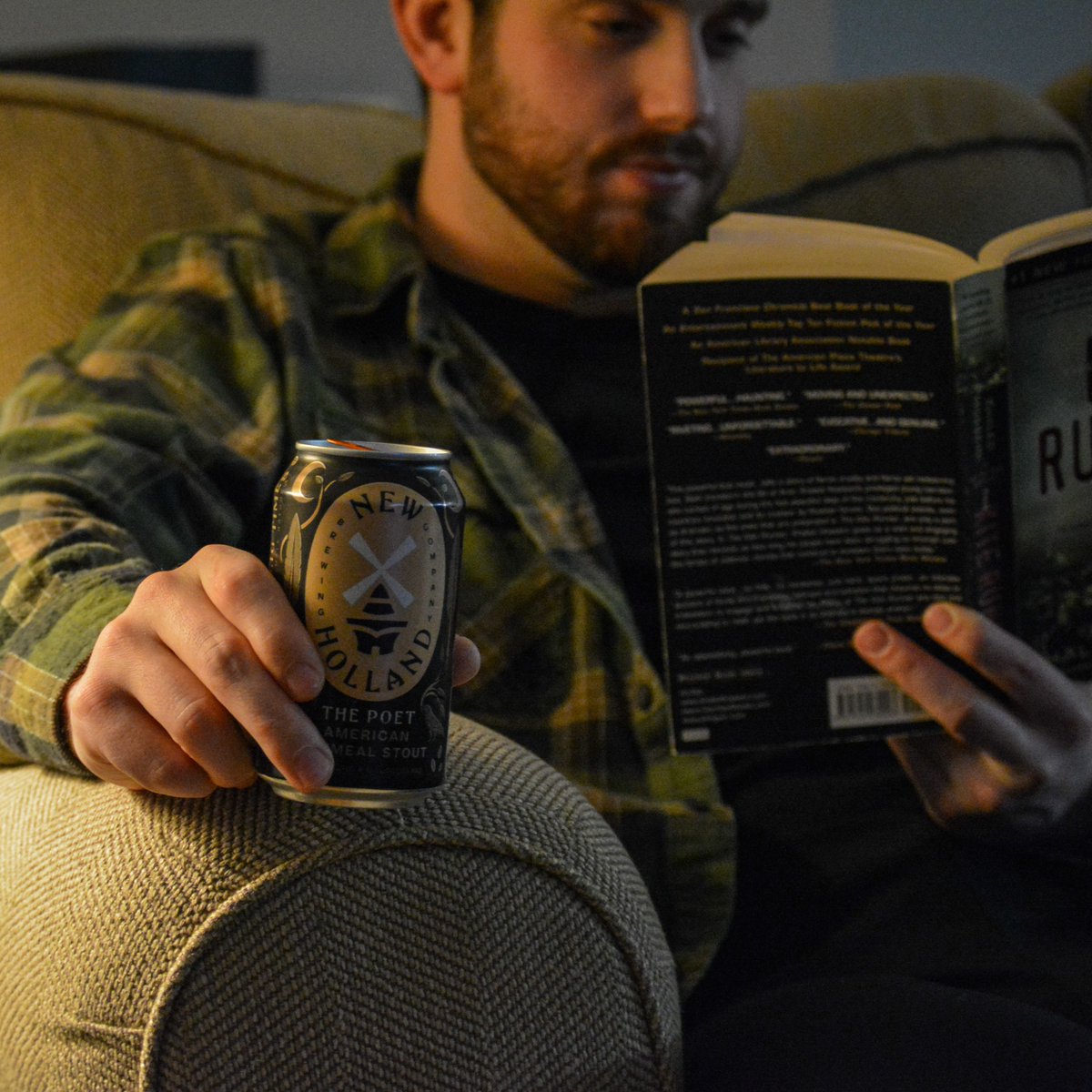 The perfect night in. 📚 What are you currently reading? #reading #thepoet #newhollandbrewing