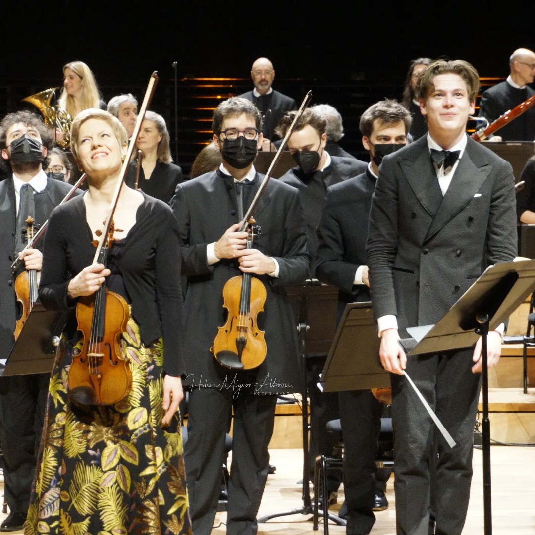 helene_mahln's tweet photo. 🎶 Bravo @OrchestreParis conducted by @klausmakela with #violonist #IsabelleFaust 🎻 for the fantastic #concert at the @philharmonie de #Paris ! 👏👏👏
#Brahms #ViolinConcerto
#Mozart #Symphony41
#Hasse #ClassicalMusic
📷 @helene_mahln - 9 febr. 2022 https://t.co/xFY9yAPfko