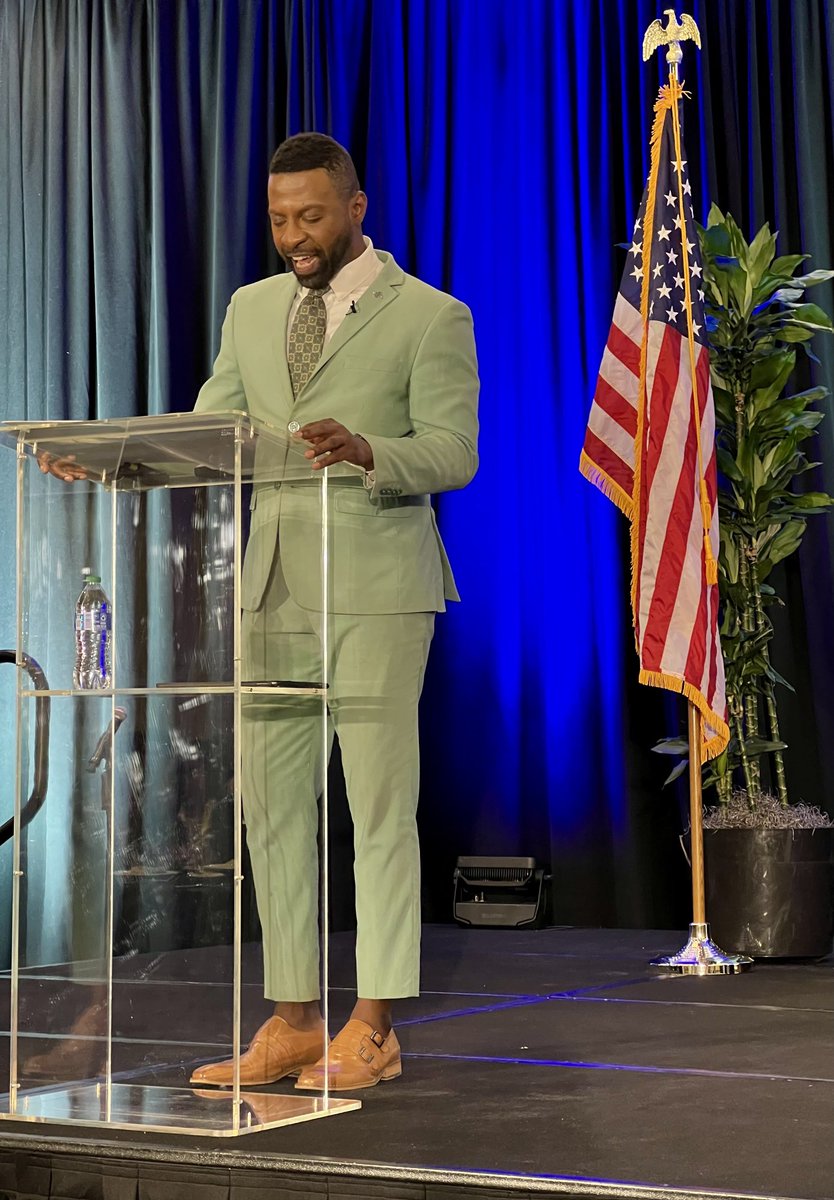TimToddSC's tweet image. The sharpest dressed and hardest working man in show business! Great job as Master of Ceremonies at the awards luncheon at the SC Governors Conference on Tourism &amp;amp; Travel! ⁦@JKGasTV⁩