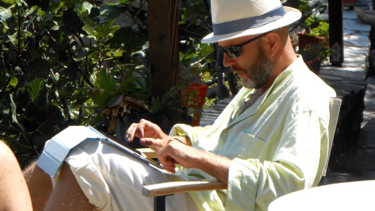 The Early Bird has come to a close. Time for you to sit back and relax while we process your bookings and send confirmations. Can't wait to welcome you on your  #Greekislandholiday 🤗 skyros.com