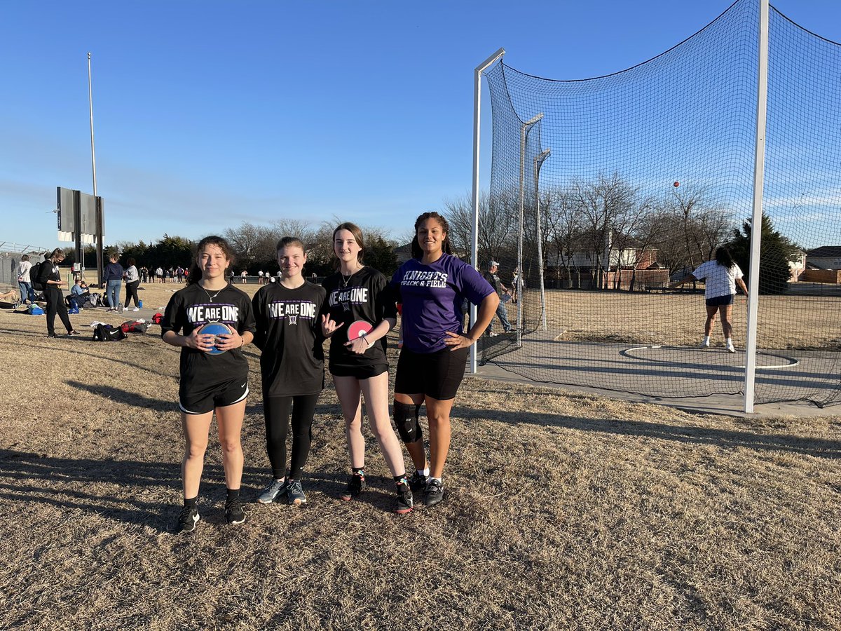 ihsknightstrack's tweet image. First up Discus