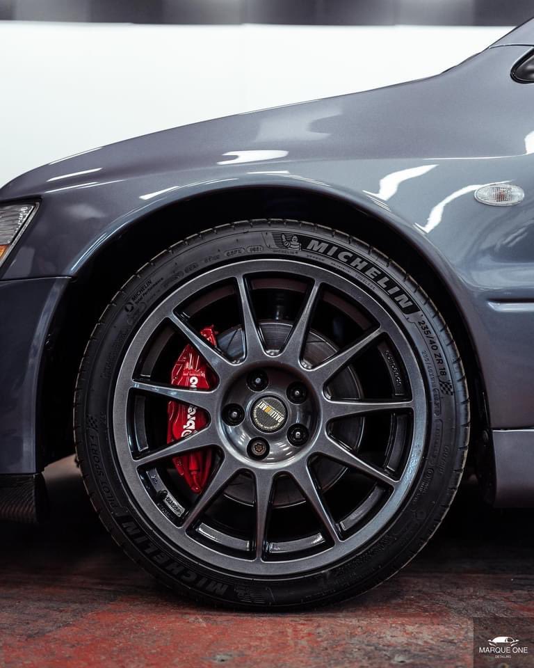 marqueonedetail's tweet photo. Few photos of the Evolution we undertook the other week. Photos taken by the @deutschtech team. A awesome car and a big thanks to all that helped.
#marqueonedetailing
#modestauk
#modestaukandireland #mitsubishi #evo #evo8 #mitsubishievolution #detailing #detailingmiltonkeynes https://t.co/YWeyCWCtAX