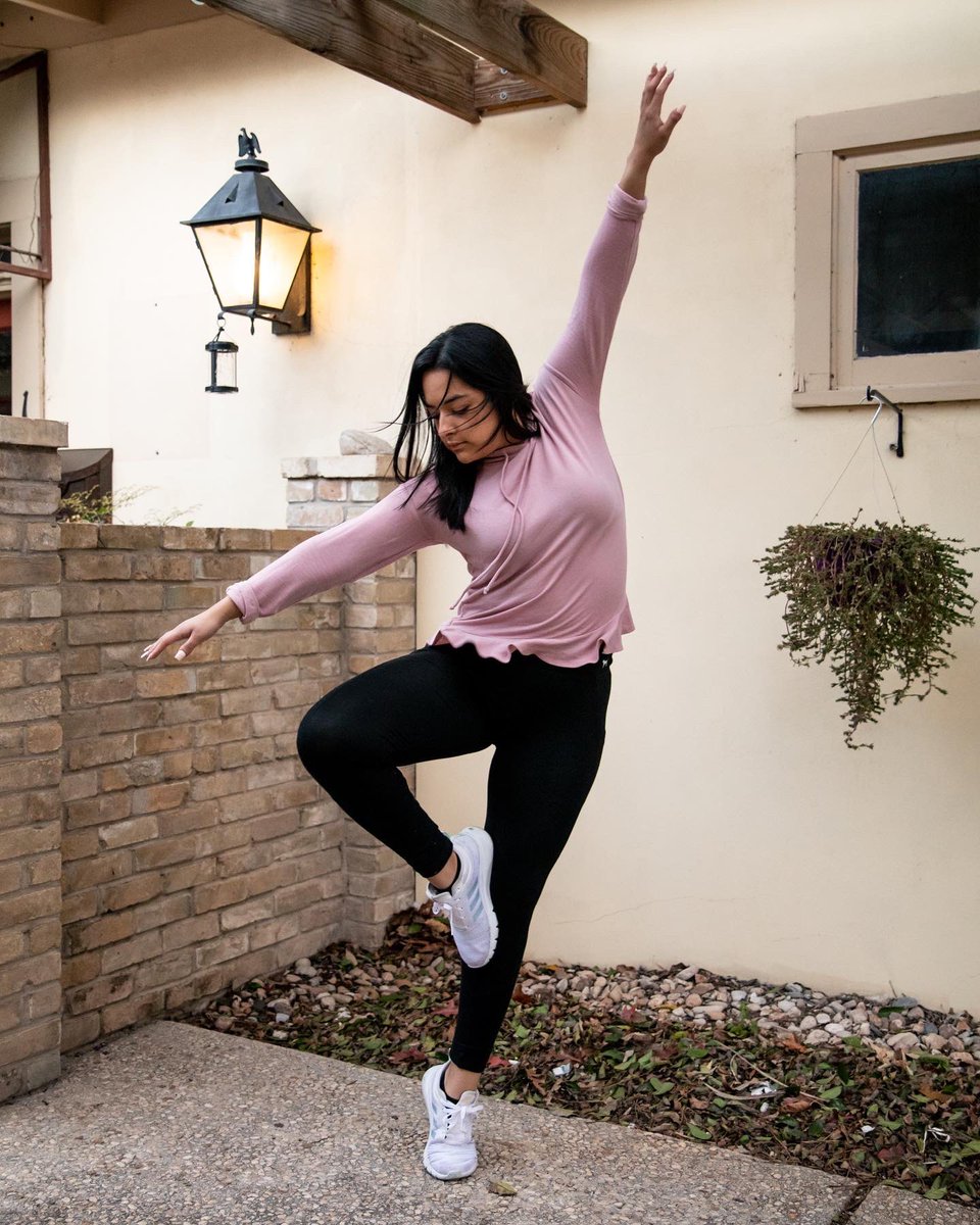 Psalm149Dance's tweet photo. MEET THE DANCER

This is Morgan Burley and she’s been dancing with the company for 3 years now! 

“My favorite memory was workshop 2022, it was such a big moment for me to make a connection between dance, myself and the Lord.”

Fun fact: She is a girls athletics coach at NBMS! https://t.co/6ng6E4H7Rg