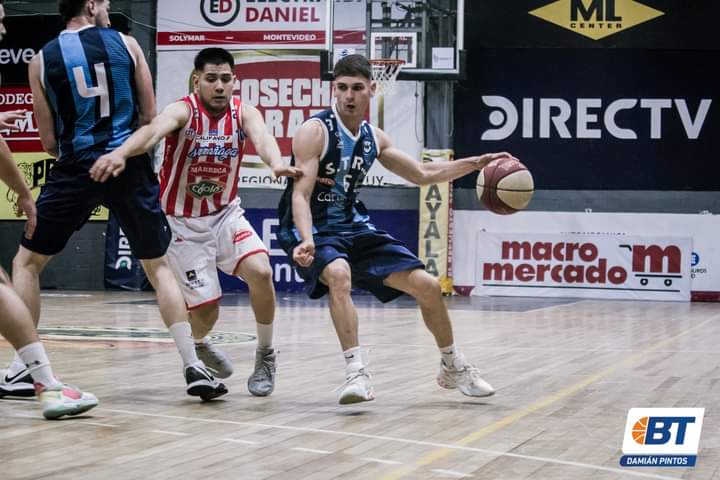 TeamRocaAgency's tweet photo. IGNACIO "NACHO" CASTRO
✍🏼Renueva su vinculo con @RapidoSan por el metro 2022 despues de un gran torneo en el DTA 
🏆#Metro2022🇺🇾|| #TeamRoca🏀
📷 @BasquetTotal @DamiPintos22 https://t.co/bjphMcoqMG