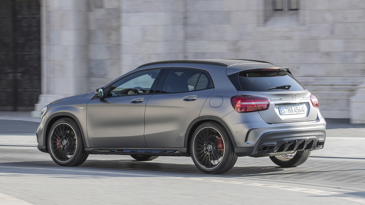 DriveAMG's tweet image. GLA45 😍😍 Who doesn't love a little AMG hatchback #driveamg