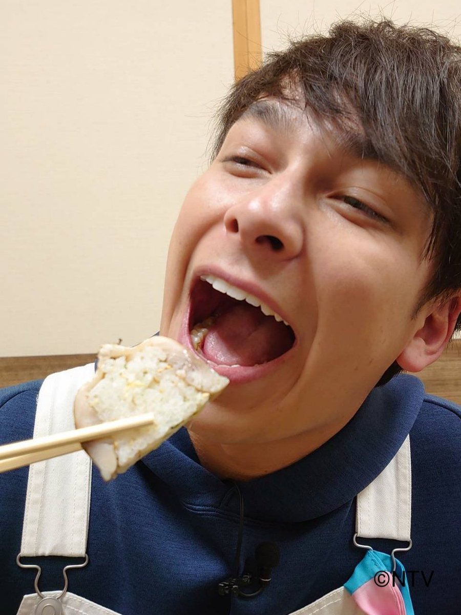 ZIP_asagohan's tweet photo. 【マーティン新うまいもんファイル198】
うまいもん探しの旅、今週は熊本県からお届けしました！
締めくくりは八代市で、郷土料理の「コノシロの姿寿司」をいただきマーティン！
酢漬けしたコノシロは、頭まで食べられます！

「いけす料理 宗弘」さん、ありがとうございました！
#ZIPうまいもん
#熊本 https://t.co/Xk998N04jJ