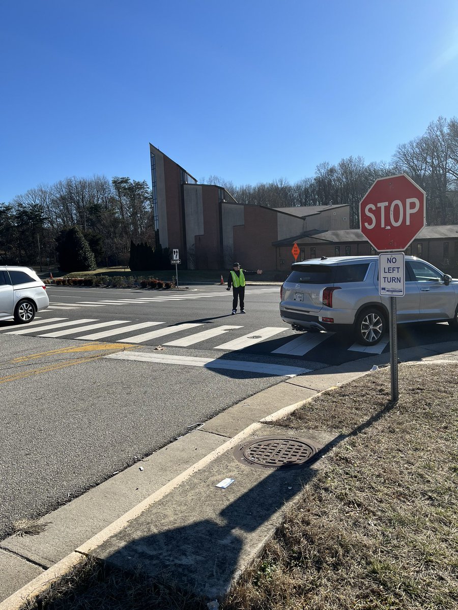 Happy National Crossing Guard Appreciation Day to <a href="/brewerhm/">Hamish Brewer</a> !!! He steps in every day at dismissal to direct traffic for our parents! As you see, he serves many roles as our building leader! #NotJustAPrincipal 💛🖤🐝 #FLHornets