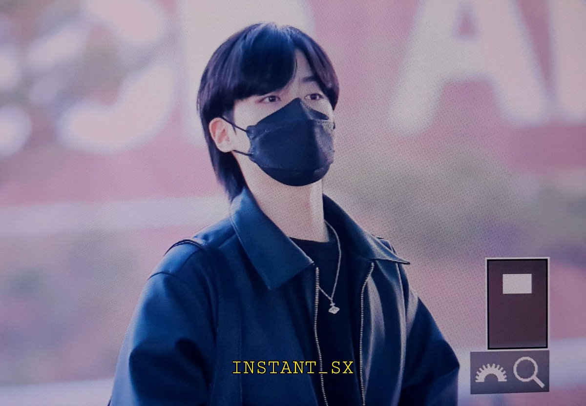 INSTANT_SX's tweet photo. 220210 ICN 출국 #시온 #원어스 #XION #ONEUS @official_ONEUS 

 건강하게만🥲 https://t.co/aOFYbhPFkD