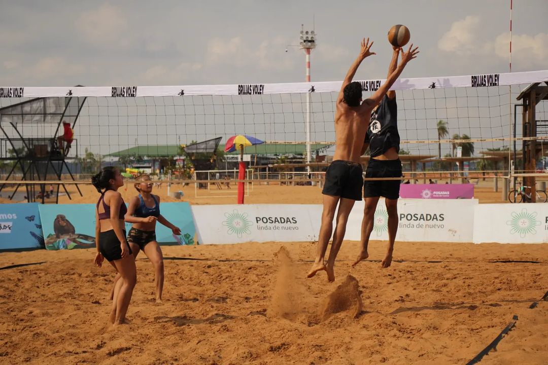 posadasdeportes's tweet photo. Se realizó el 1er Torneo Promocional de Beach Volley en el Balneario El Brete de la ciudad de Posadas. Participaron 14 duplas en la rama femenina, 
24 duplas en la rama masculina, y 25 duplas en la rama mixta. 
#PosadasDeportiva 🤾🏼‍♀️🚴🏼⛹🏽‍♂️
#PosadasLindaDeNuevo 🌺🌱🌸 https://t.co/c80A69oqPu