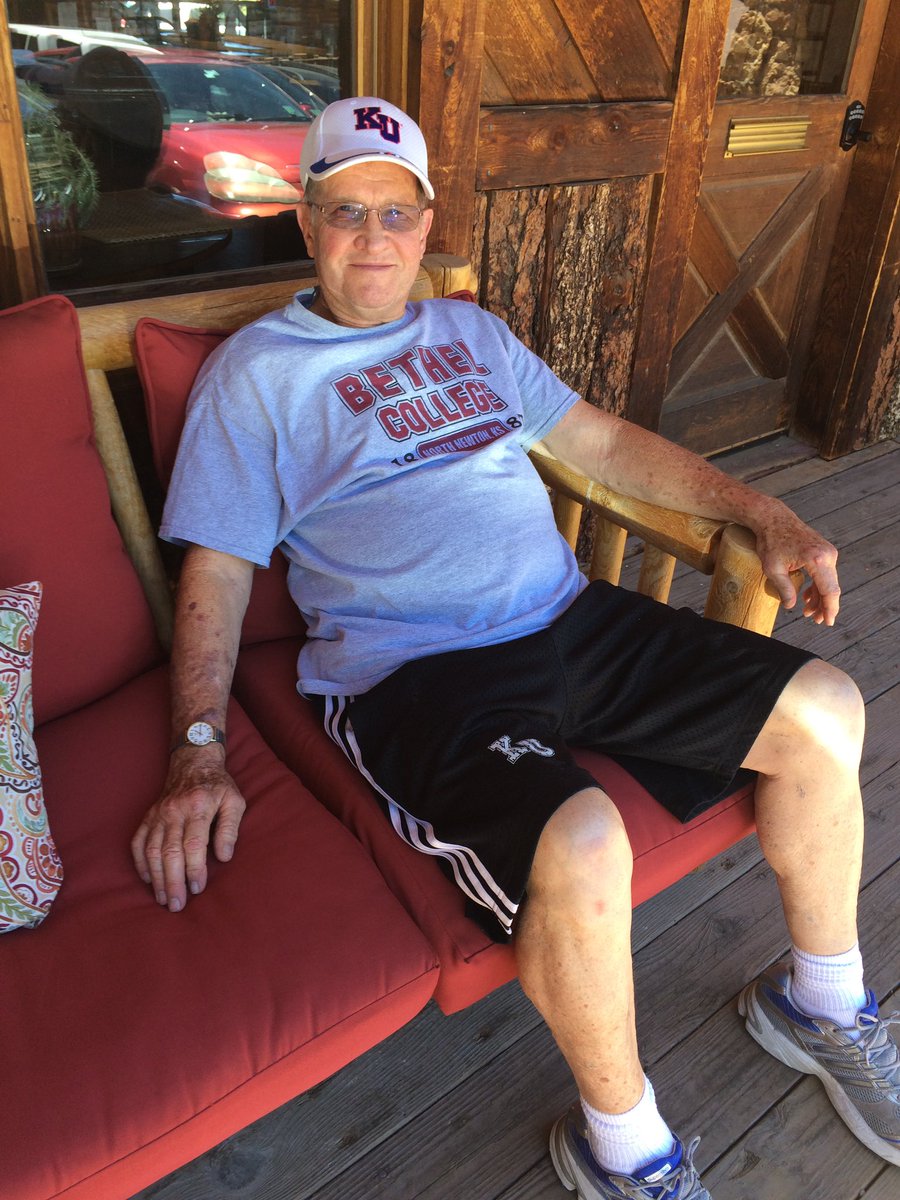 bnachtigal's tweet photo. Happy Heavenly birthday today Dad. I love you and miss you every day. Thanks for being my hero, mentor and role model! https://t.co/SFictuzCKx