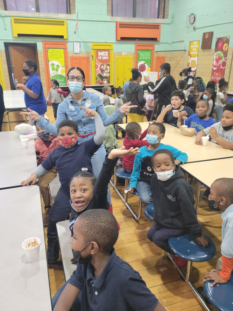 BagleyJTElem's tweet image. At Bagley #therisecontinues on #countday and everyday. Dress Down, Ice Cream Social and mini parties. What a great day! Doing it #thebagleyway