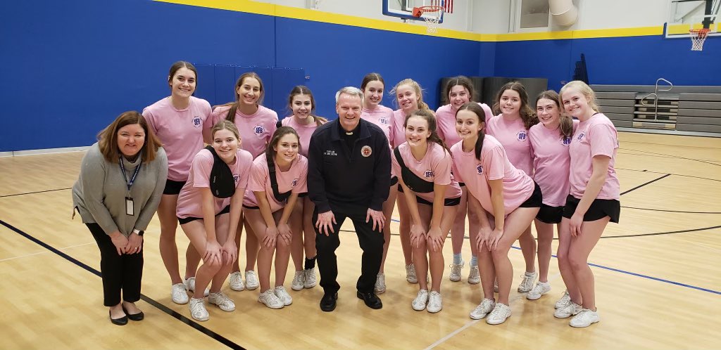mikeccmo's tweet photo. Got a chance to pray with @BorgiaCheer today before they leave for UCA Cheer Nationals taking place this weekend in Florida. What a great and tremendously talented team. So proud of them and wish them all the best. Go get ‘em girls! Love and prayers from your @BorgiaHS family. https://t.co/ZqokUB8OgB