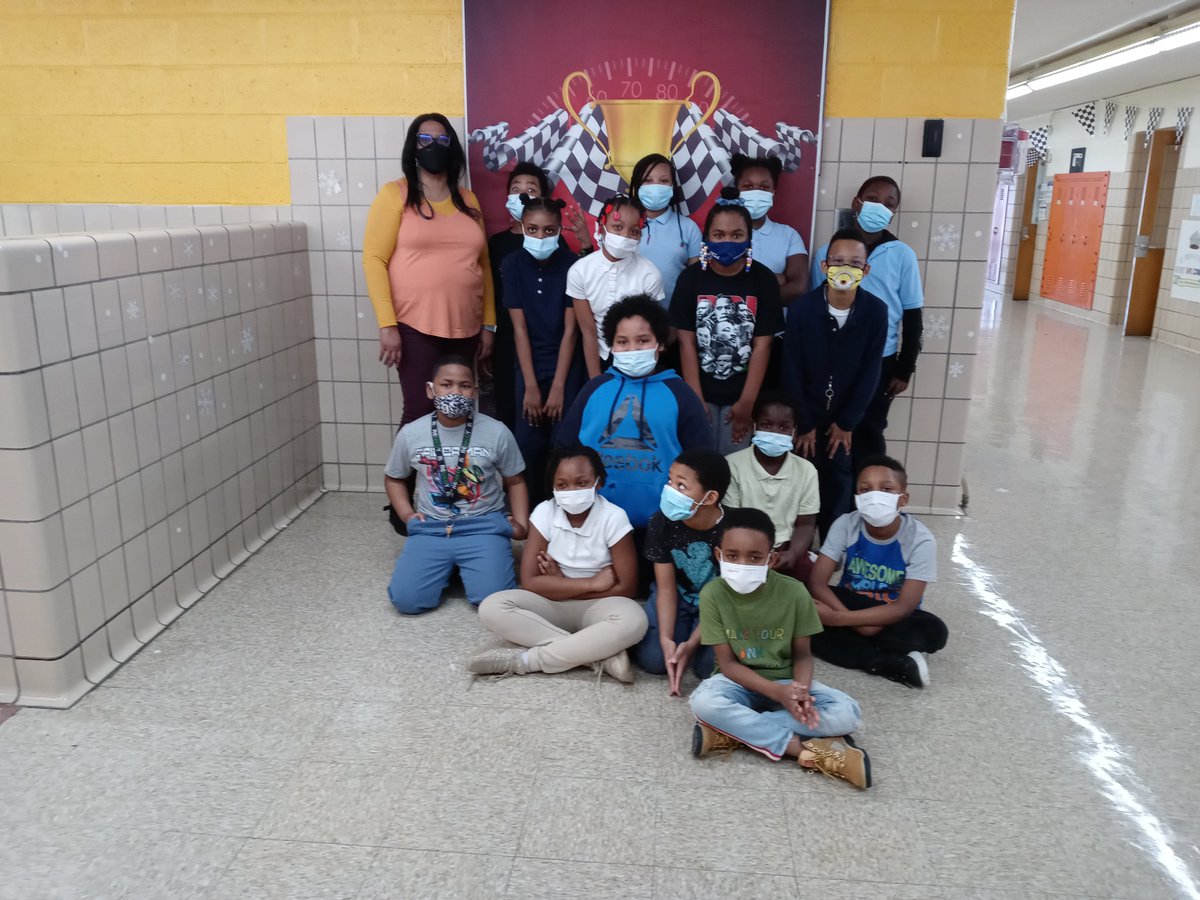 DpscdVernor's tweet image. The rise continues as we celebrated Count Day with our scholars at Vernor. We had pizza, prizes, and fun! What a great day to be counted! #countday #dpscd #studentsfirst