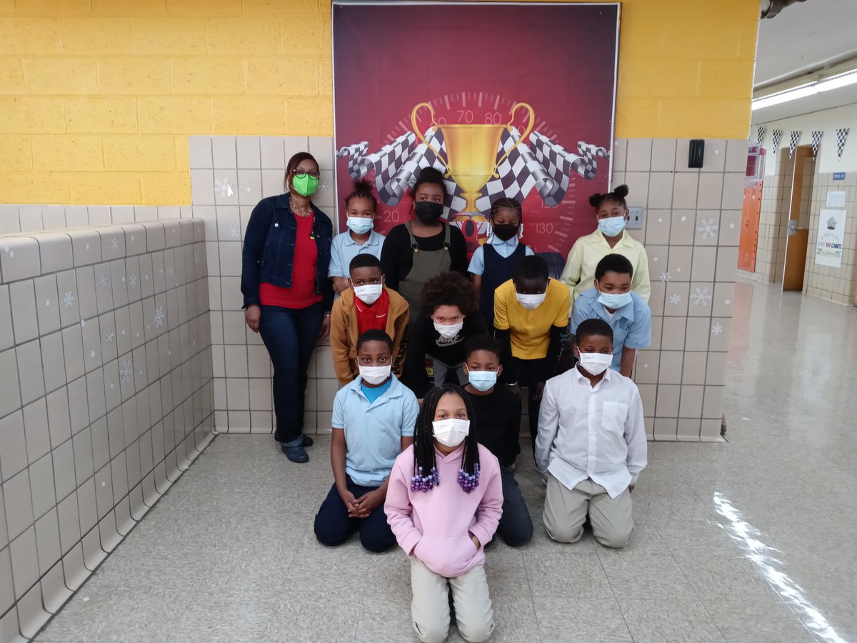 DpscdVernor's tweet image. The rise continues as we celebrated Count Day with our scholars at Vernor. We had pizza, prizes, and fun! What a great day to be counted! #countday #dpscd #studentsfirst