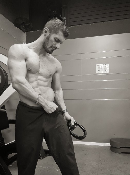 Je reprends des forces   I regain strength  https://t.co/49xFcm29TS https://t.co/cEzzOdFZZf