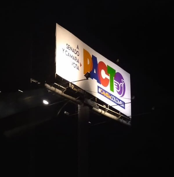 BecerraGabo's tweet photo. Así se ilumina la noche Bogotana. #CambiaColombia  #PactoHistório 
#PetroPresidente2022 https://t.co/vZ22s5A6nh