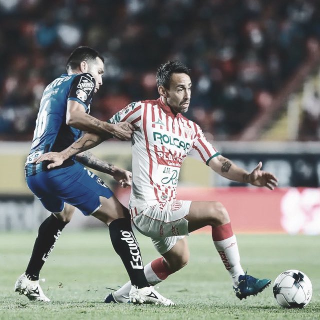 OTRO MÁS QUE SE VA ❌⬇️

Ha trascendido en estos últimos momentos la rescisión del contrato de Jorge Valdivia con Necaxa.

El futbolista chileno causaría baja tras ya no estar el entrenador argentino Pablo Guede, quien fue la persona que hizo posible su fichaje con los 'Rayos'.