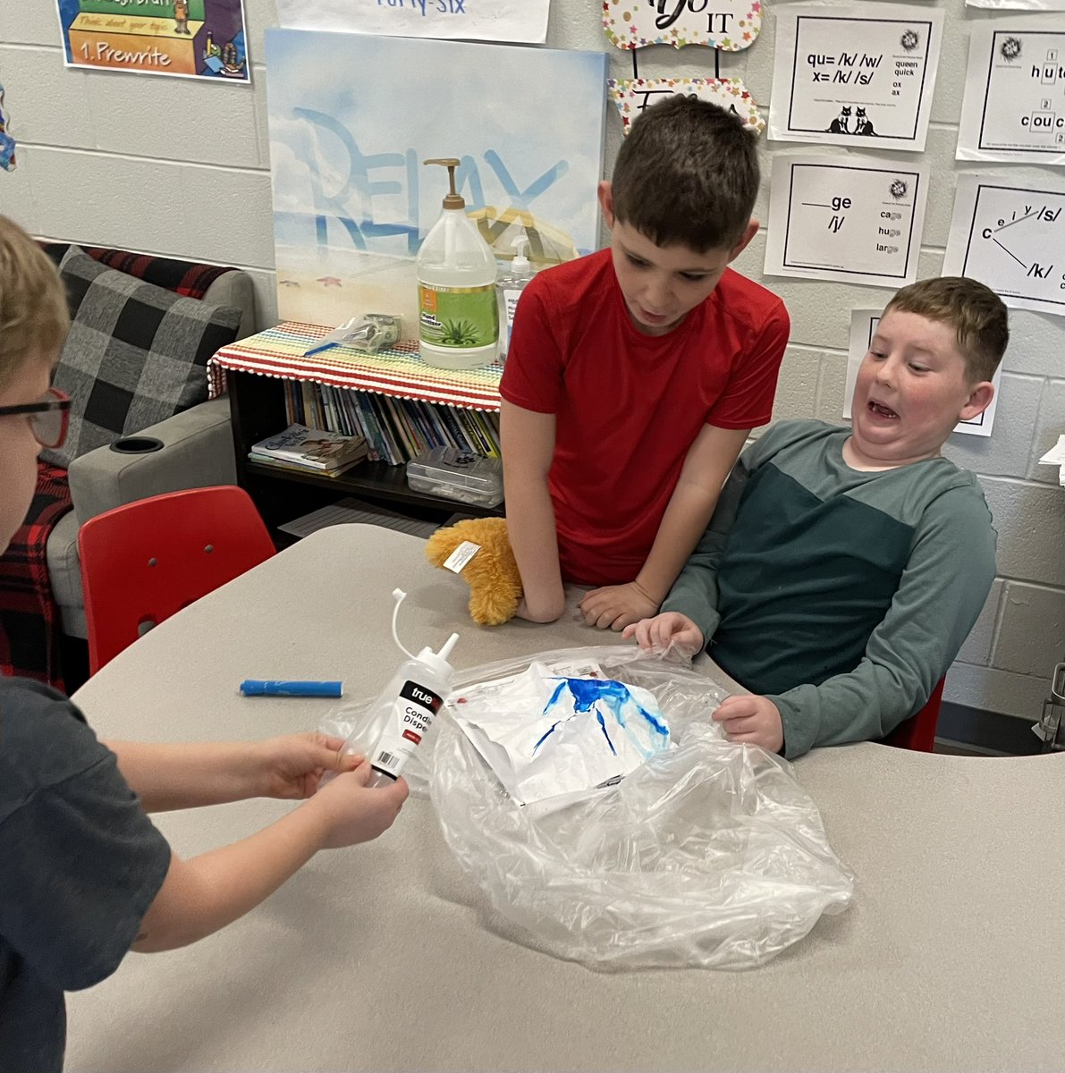 teacherutt's tweet photo. We had so much fun in science today! #tigerlegacy https://t.co/8AzvGvTXiJ