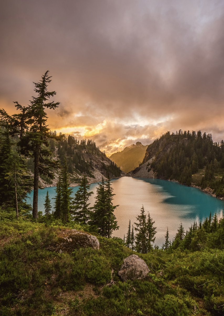 Spenrol's tweet photo. Summer views hit different #pnw https://t.co/z2opXK2MpS