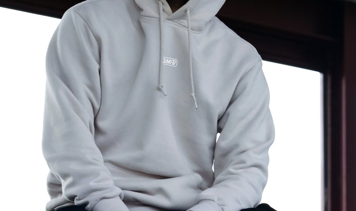 Do not interact with this tweet if you want to win this GM hoodie AND get on the early access list (10 spots) 👀