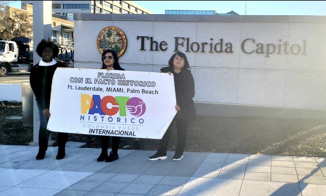 ProgresistasMIA's tweet photo. En Tallahasse, capital de Florida, con el #PactoHistorico, visitando legisladores como comunidad Colombiana sobre la necesidad de cambio en Colombia!
#MiamiHumana con el #PactoHistorico
Con @Wayunkerra @KarmenEs401 a curul del exterior
Sus propuestas: https://t.co/b2lvfibF5j https://t.co/XBQmvFtR1c