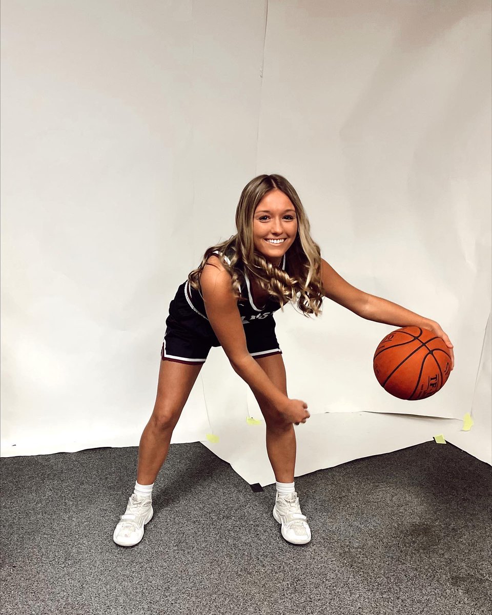 emmamullings14's tweet photo. beyond excited to announce that i will be furthering my education and basketball career at Evangel University!!🤍🏀 @EvangelWBB https://t.co/yythfKnyBT