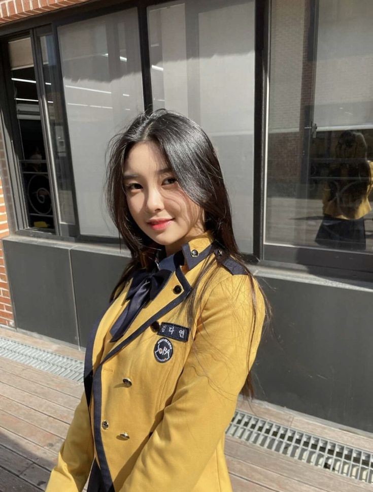 Thread of SOPA Dayeon because our girl is graduating today 💛🖤