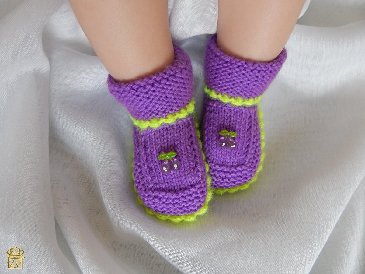 Val72's tweet image. Excited to share the latest addition to my #etsy shop: Cute tiny pair, newborn girl shoes, Knitted baby shoes,Baby Shower, First Birthday #babyshower #babygirlgifts #newbornpresent #knittedbabybooties #knittedbabyshoes #firstbirthday #custombabybooties etsy.me/3rCYc40