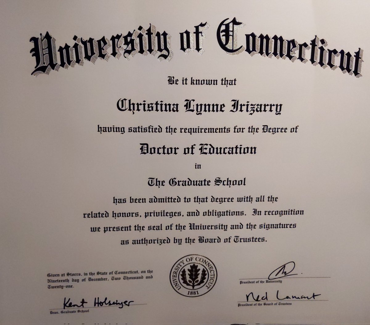 Christina_1487's tweet image. I'm not one to brag but OMGGG I did this!  Holy schmokes I have another degree to add to my wall and I'm a Dr., y'all! It still feels surreal! @UConnNeag #LatinasinEducation #proudfirstgen #ittakesavillage #igotmyvillage #sisepuede💪 #itsofficiallyofficial 😁