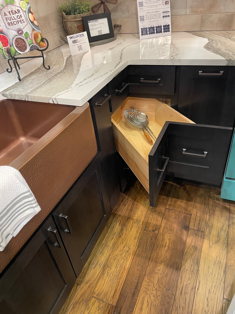 CCFFcompany's tweet photo. Day 1 Highlights from KBIS. π
#KBIS2022
#creativecabinetsff #creativecabinets #kitchenandbath #refinishing #remodeling #refacing #marietta #ccff #home #design https://t.co/U8WZKyyNeT