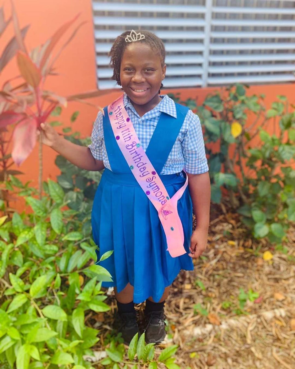 chaneilcimhoff's tweet photo. MISSING GIRL

11-year-old Symone Smith is missing. She was last seen leaving the Mary E. Piggott School around 3:00 pm today, Wednesday, February 9, 2022. 

If you have seen her or have any information, please urgently contact 728-0904, 723 8486, or your nearest police station. https://t.co/aukS85jKVS