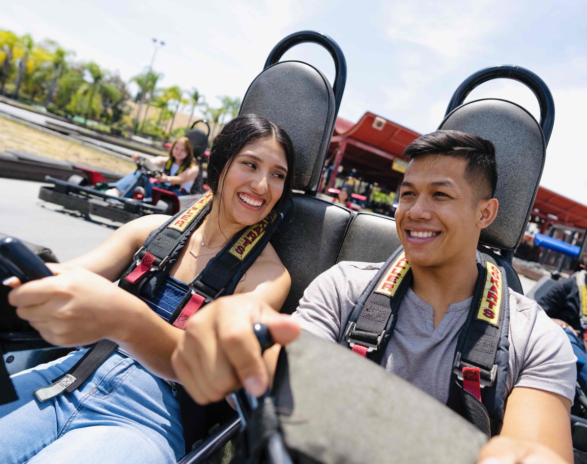 Valentine’s Day weekend is 3 days away 💙♥️ Tag who you’d  bring to the park below!
.
.
.
#valentines #fun #boomersparks