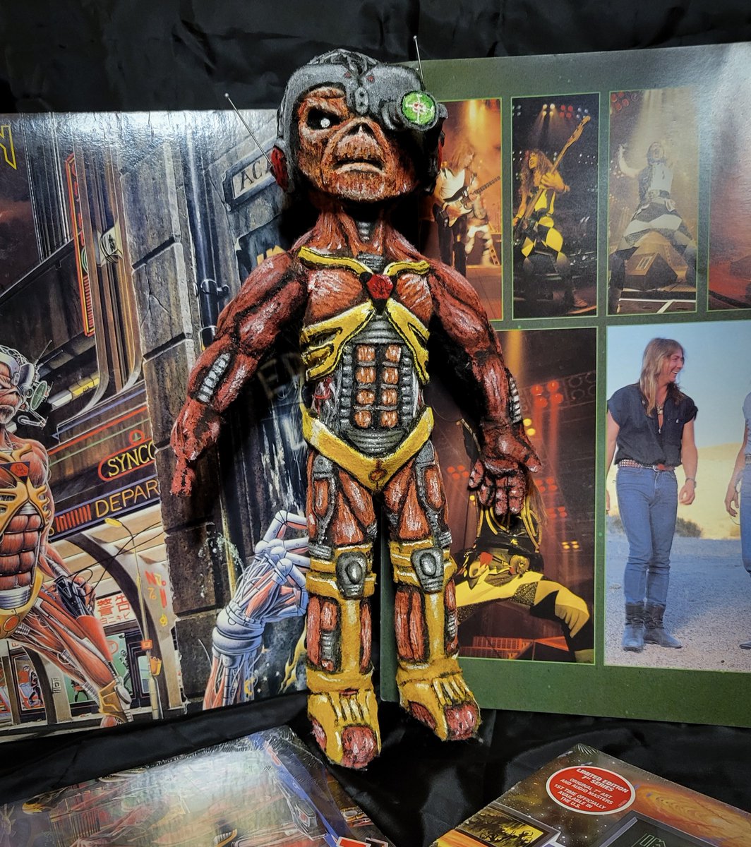 capnharris's tweet photo. Hello Twitter it's been a while. I just finished this monster over the weekend and shipped him off to 🇮🇸 

Somewhere in Time Eddie

#IronMaiden https://t.co/00TGLkurzn