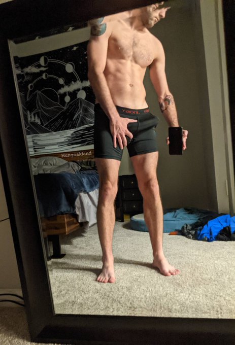 Showing some real bulge 😅 https://t.co/z8255fsUHx