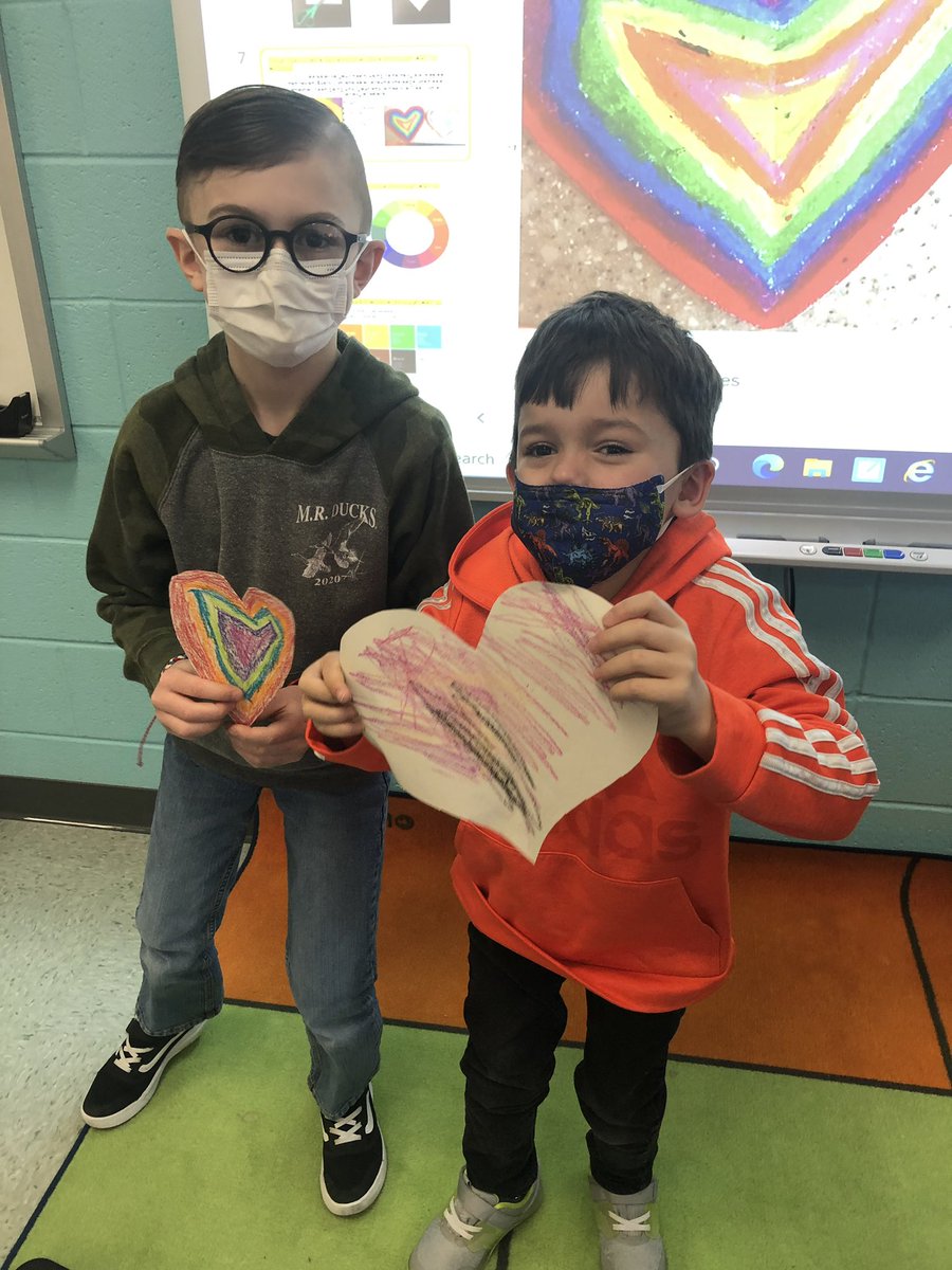 Some of our #AACPSAwesome <a href="/arnoldaacps/">Arnold Elementary</a> 1st and 3rd graders got together today to create Kandinsky-inspired hearts to “spread the love” throughout our school! What a way to spend Unity Day! <a href="/AACPSArtsEngage/">AACPSArtsIntegration</a> <a href="/LindseyWKramer/">Lindsey Kramer</a>