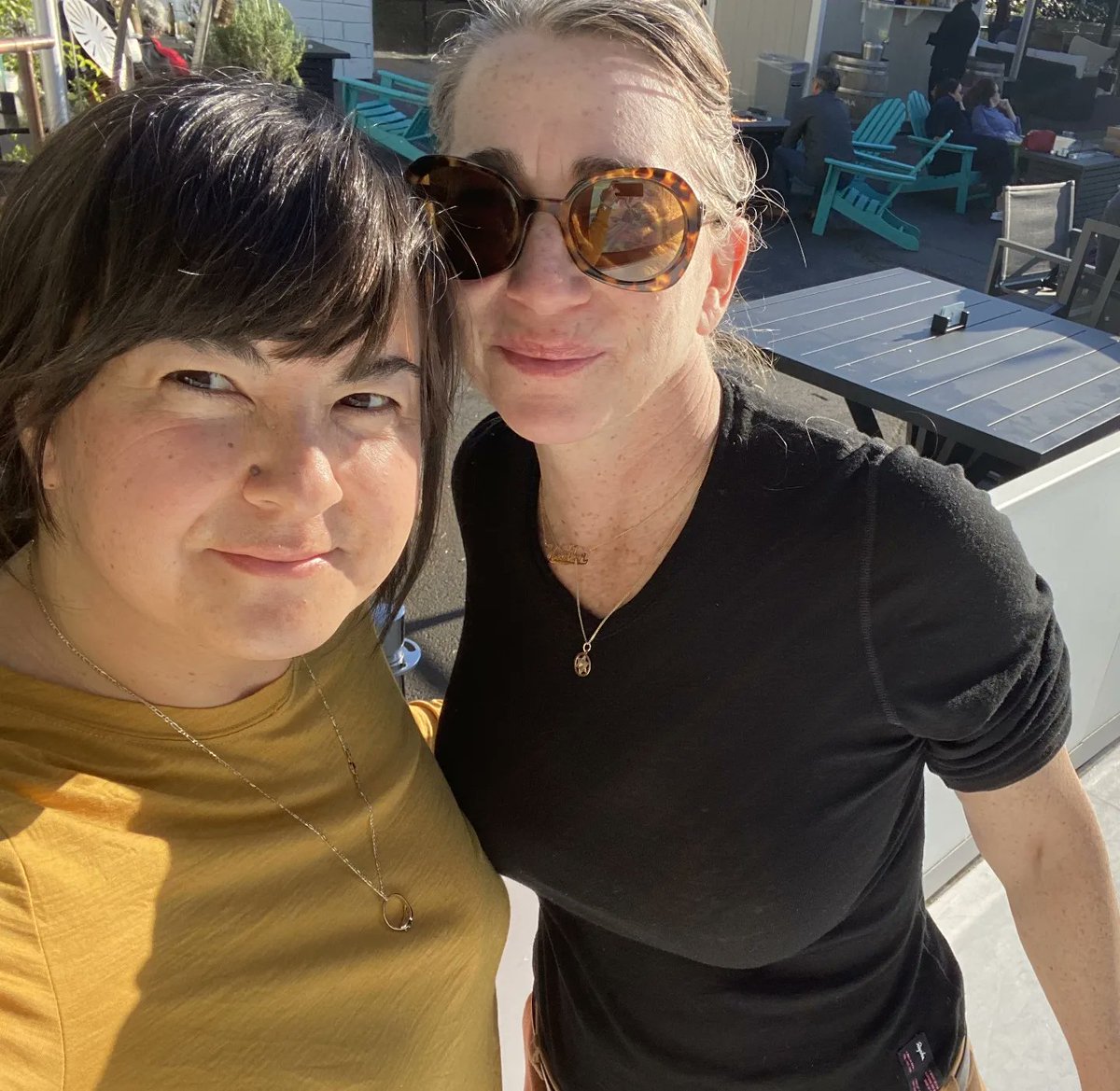 ComingOutPod's tweet image. We've got award-winning author @marikotamaki, whose queer YA novel "Cold" just came out! Mariko talks getting schooled by lesbian elders, the '90s queer scene (lotta spoken word), all things YA, and more! Also, a picture-perfect Montreal lesbian bar... 🇨🇦 open.spotify.com/episode/5jF9h3…