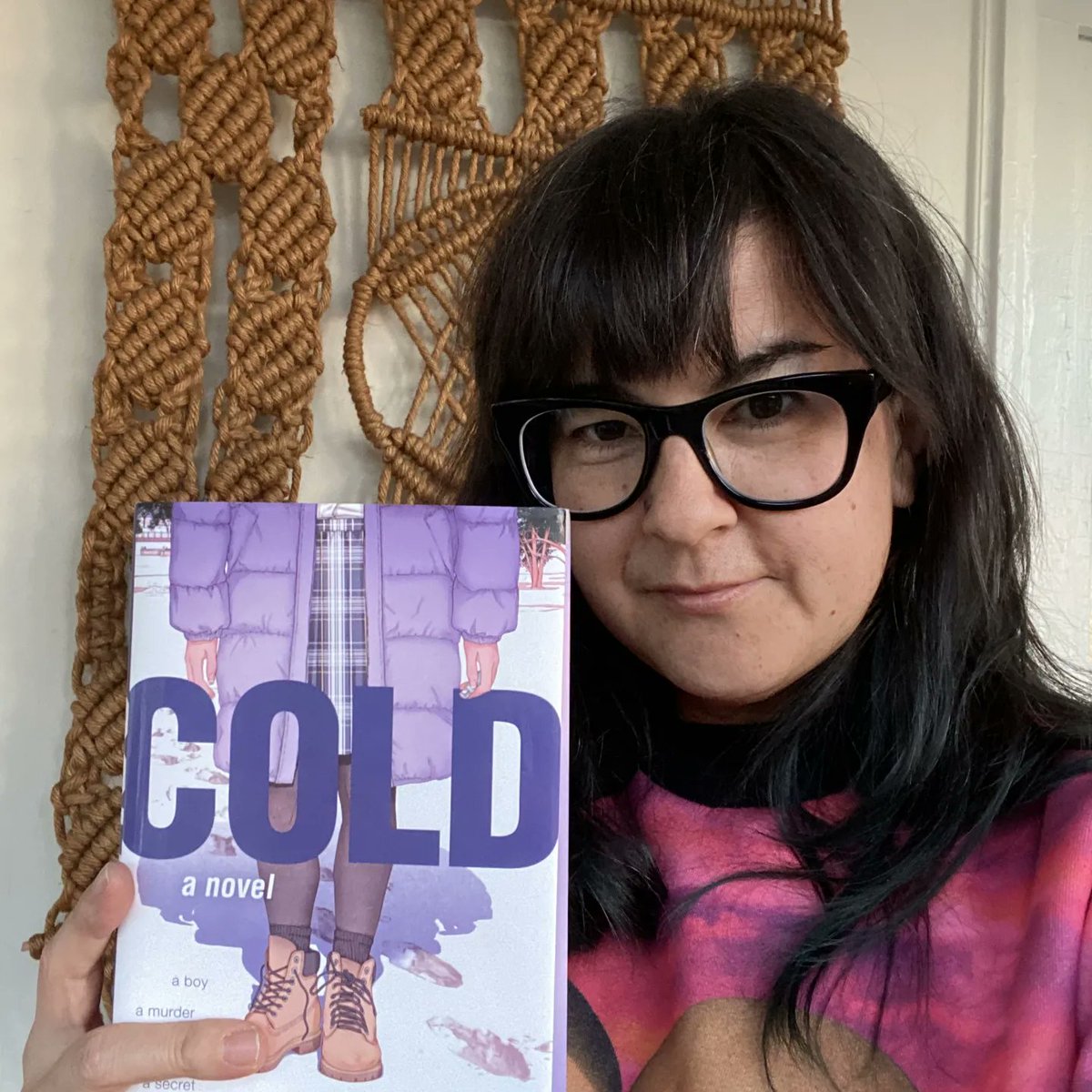 ComingOutPod's tweet image. We've got award-winning author @marikotamaki, whose queer YA novel "Cold" just came out! Mariko talks getting schooled by lesbian elders, the '90s queer scene (lotta spoken word), all things YA, and more! Also, a picture-perfect Montreal lesbian bar... 🇨🇦 open.spotify.com/episode/5jF9h3…