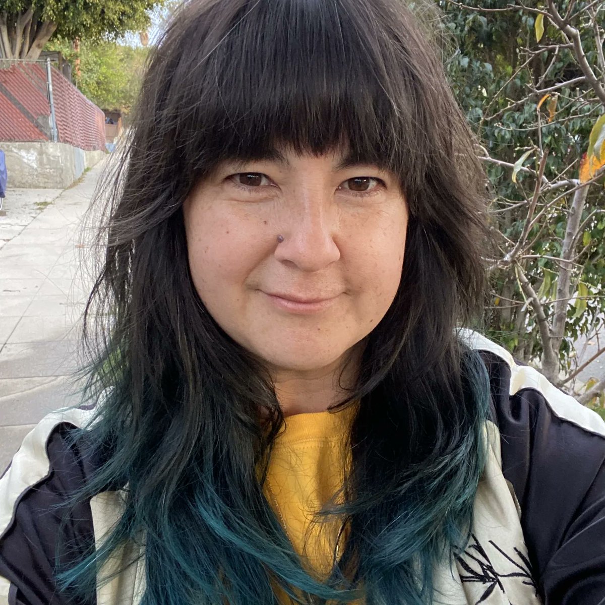 ComingOutPod's tweet image. We've got award-winning author @marikotamaki, whose queer YA novel "Cold" just came out! Mariko talks getting schooled by lesbian elders, the '90s queer scene (lotta spoken word), all things YA, and more! Also, a picture-perfect Montreal lesbian bar... 🇨🇦 open.spotify.com/episode/5jF9h3…