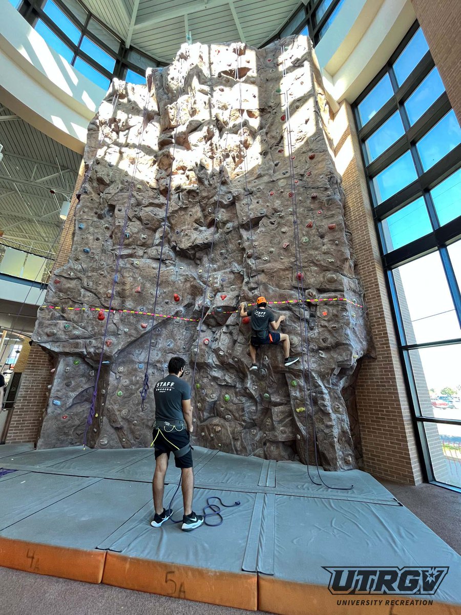 UTRGVUREC's tweet photo. Get a taste of bouldering today at our Bouldering wall!!🤩🧗🏻♀️
⏰ Bouldering: 12PM - 3PM
⏰ Top Rope: 3PM - 9PM
#Edinburg #UTRGVUREC #UTRGV #Bouldering #JoinUs #Today #ClimbingTime #toprope #Fun https://t.co/37l4NhatyO