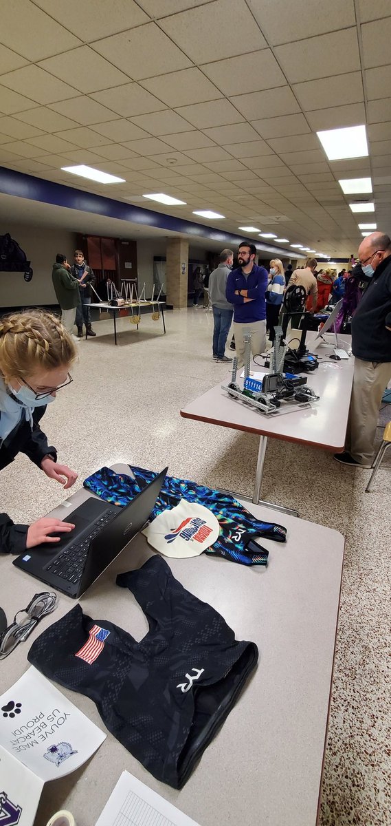 It was a fun night at the @MCBoysSoccer765 and <a href="/MCSwimDive/">MCHS Swim & Dive</a> table, welcoming 8th Graders to Muncie Central! Sitting next to @MCHSStrength was a good spot to be! <a href="/MCHSBearcats/">Bearcat Athletics</a> <a href="/Central_MCS/">Principal Walker</a>