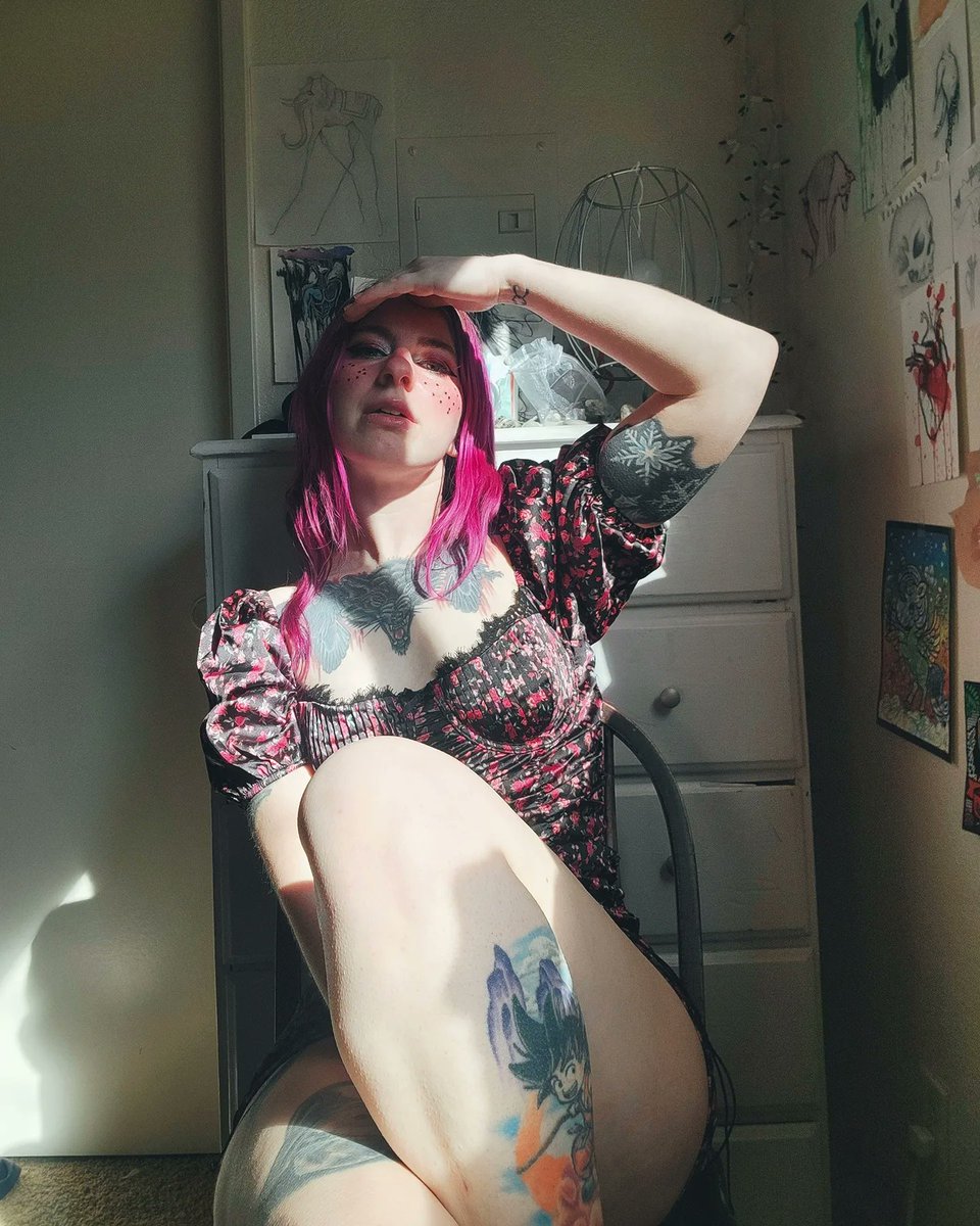 Senthecat's tweet image. A date worthy dress! ❤❤❤