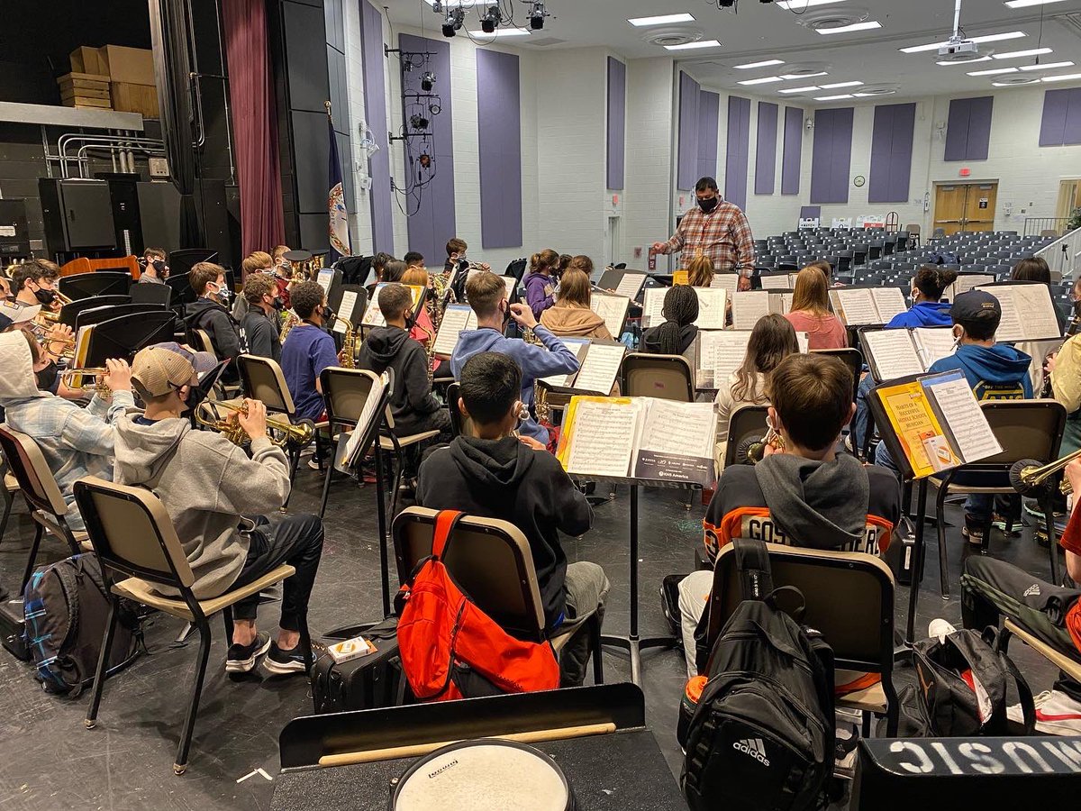 RiverBendBands's tweet photo. So grateful to have some awesome musicians come and work with our 8th graders! (A few are not pictured here :( ). We are lucky to live in an area rich with fantastic musicians who are willing to work with our students! #rbmsmusic #bandfam https://t.co/kdv9BW5B8J
