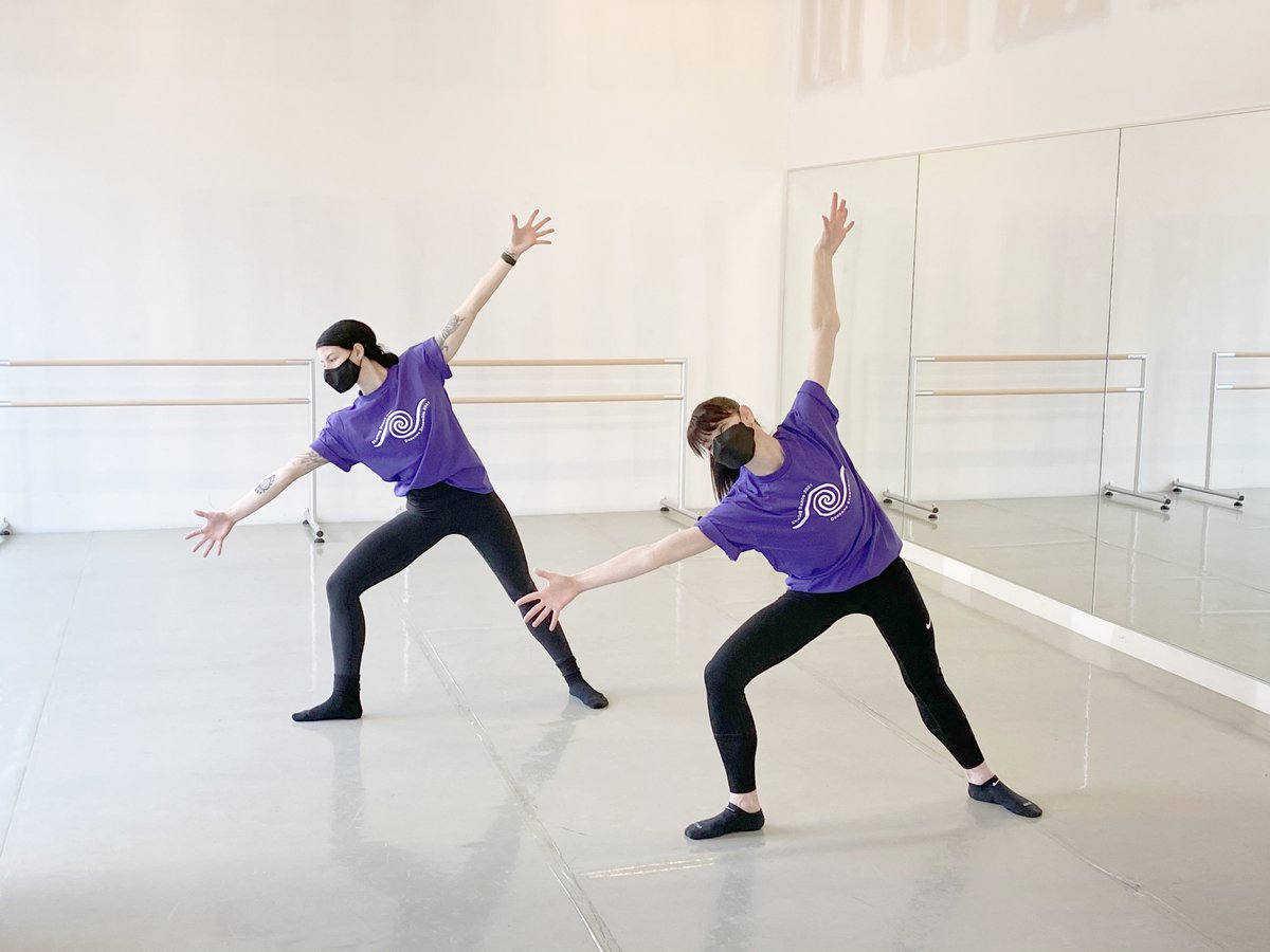 RWBallet's tweet photo. #SharingDance is back! In 2022, our programming is offered in different formats to suit the varying needs of participants. The Facilitated Program, supported by @CTJumpstart runs weekly Jan-May in person or virtually & we teach modified choreography in our #ExplorAbility program. https://t.co/uXgkd6iCn8