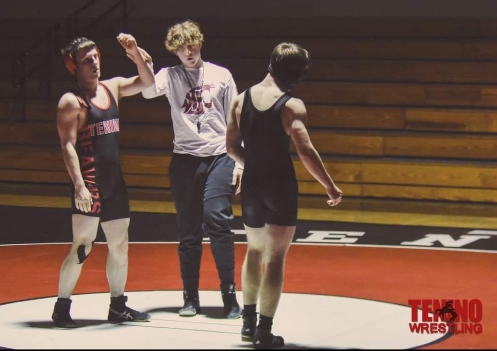 TeninoSD's tweet photo. Congrats to the Boys Wrestling Team for their efforts at Subs. After a short season due to Covid, they still competed at a high level &amp; advanced a few to Regionals this Sat. at Hoquiam HS: Randy Marti, Rowdie Tafoya, Larry Whitney, Trevin Snodderly &amp; Alternates B.Schott, Z.Keech! https://t.co/4dTDY6EzQc